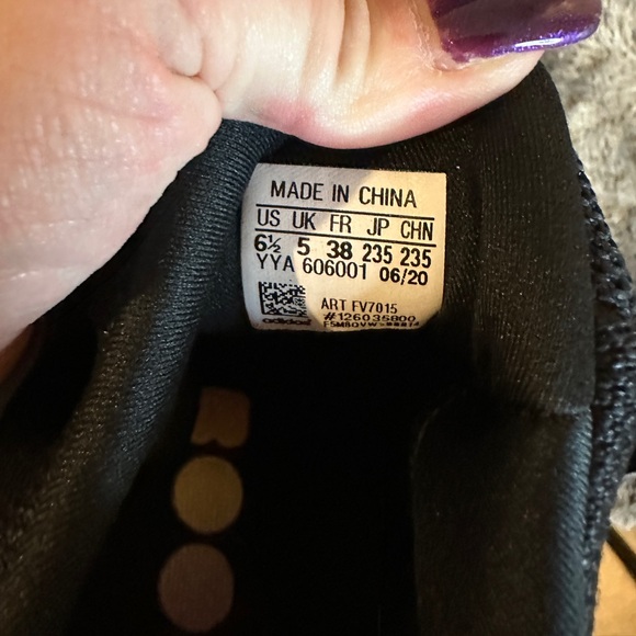 Adidas Ultraboost SZ 6.5 - Picture 9 of 9